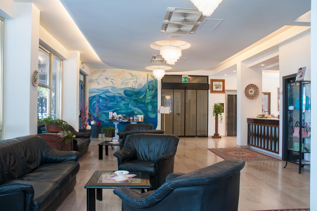 ג'וליאנובה Hotel Atlantic מראה חיצוני תמונה