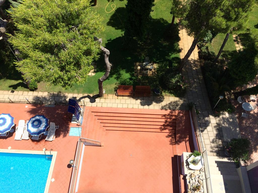 ג'וליאנובה Hotel Atlantic מראה חיצוני תמונה